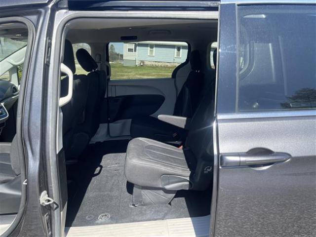 2020 Chrysler Voyager LX