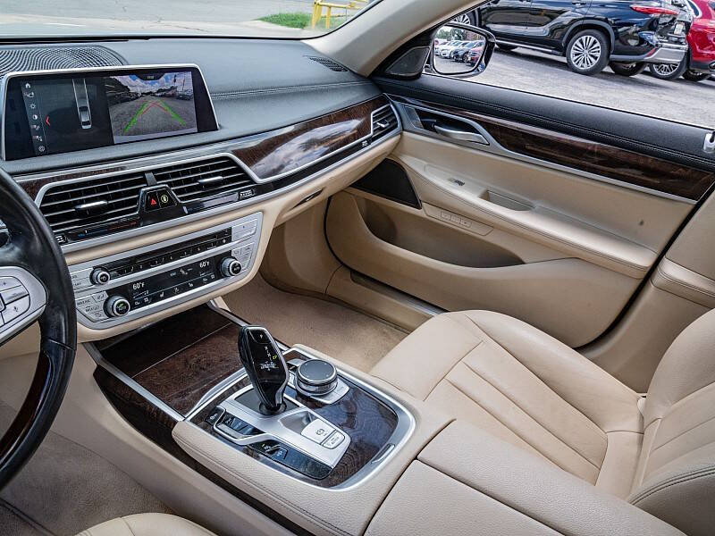 2019 BMW 7 Series 740i