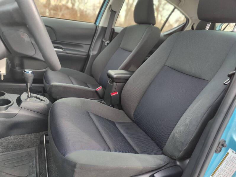 2016 Toyota Prius c Three