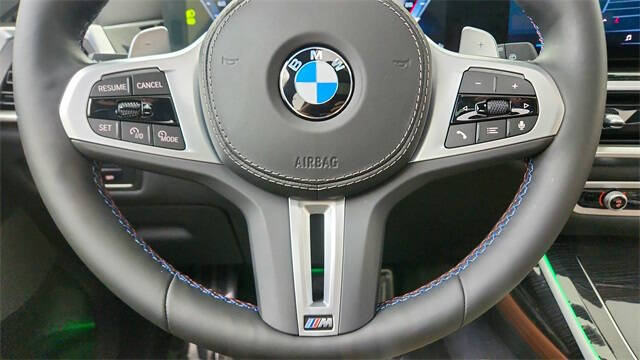 2025 BMW X7 M60i