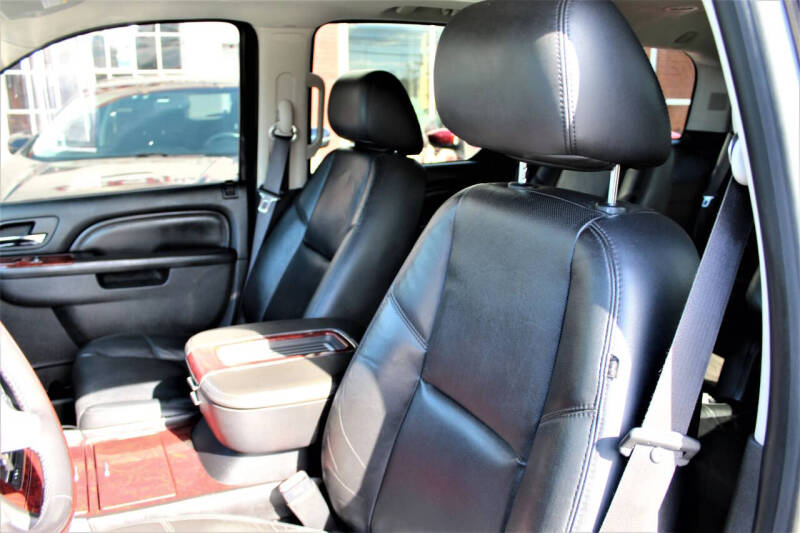 2012 Cadillac Escalade Luxury