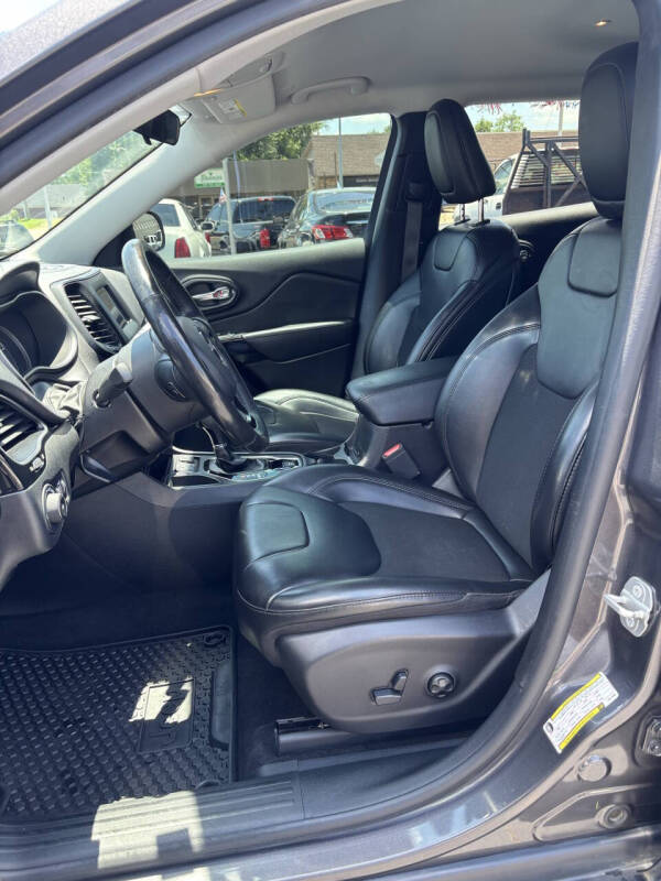2020 Jeep Cherokee Altitude