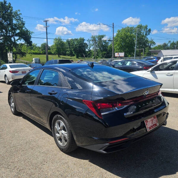 2023 Hyundai Elantra SE