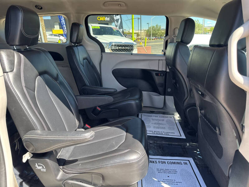 2024 Chrysler Pacifica Touring L