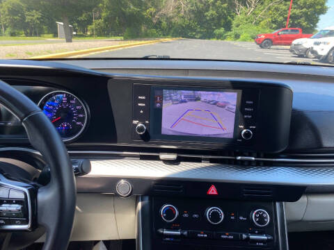 2023 Kia Carnival LX