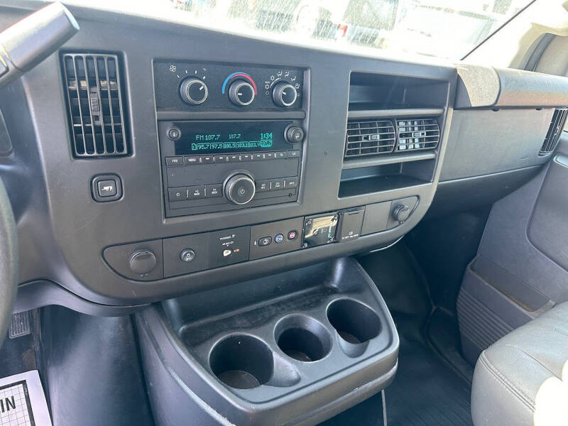 2017 Chevrolet Express 2500