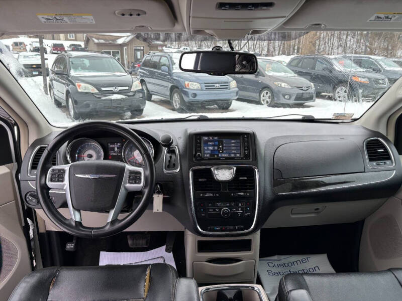 2013 Chrysler Town and Country Touring