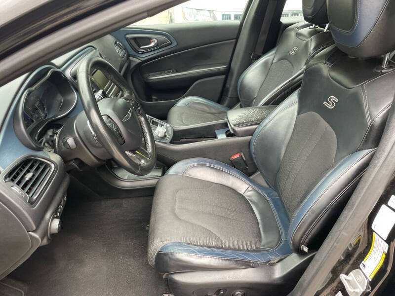 2015 Chrysler 200 S