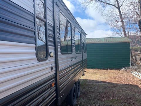 2022 CHEROKEE FOREST RIVER