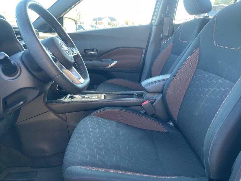 2024 Nissan Kicks SR