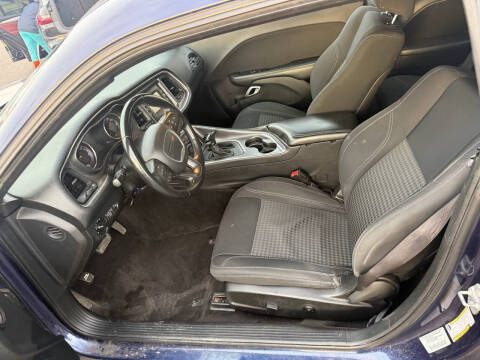 2016 Dodge Challenger SXT