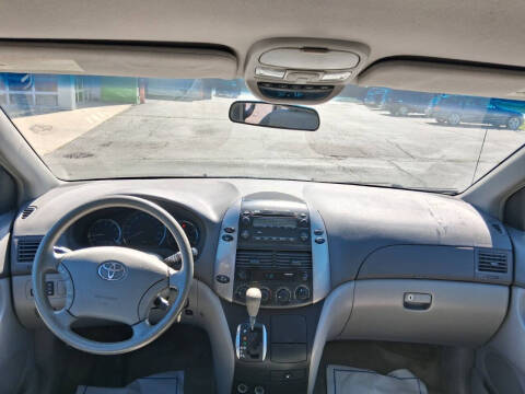 2008 Toyota Sienna LE 7-Passenger