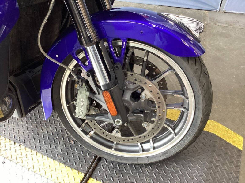 2023 Indian Pursuit Limited with Premium P