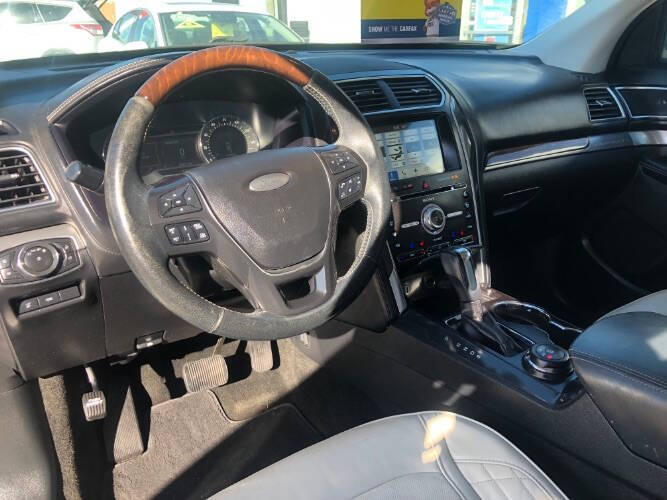 2017 Ford Explorer Platinum