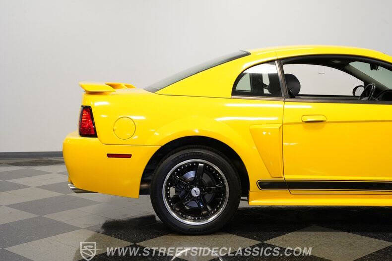 2004 Ford Mustang GT Deluxe