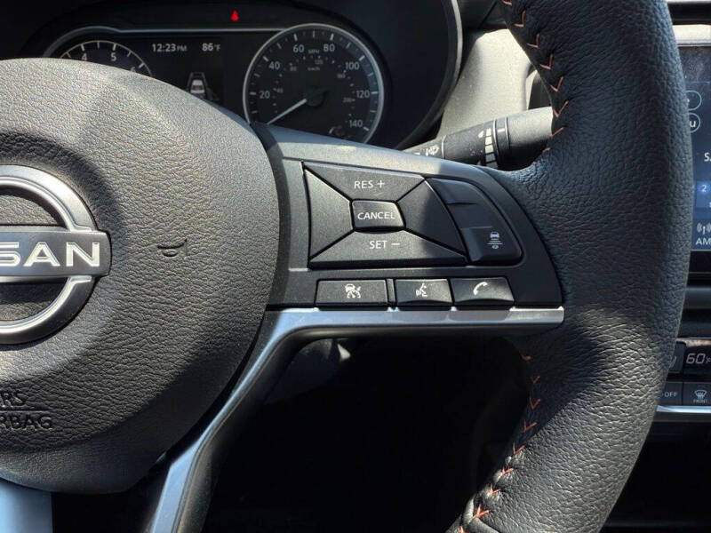 2025 Nissan Versa SR