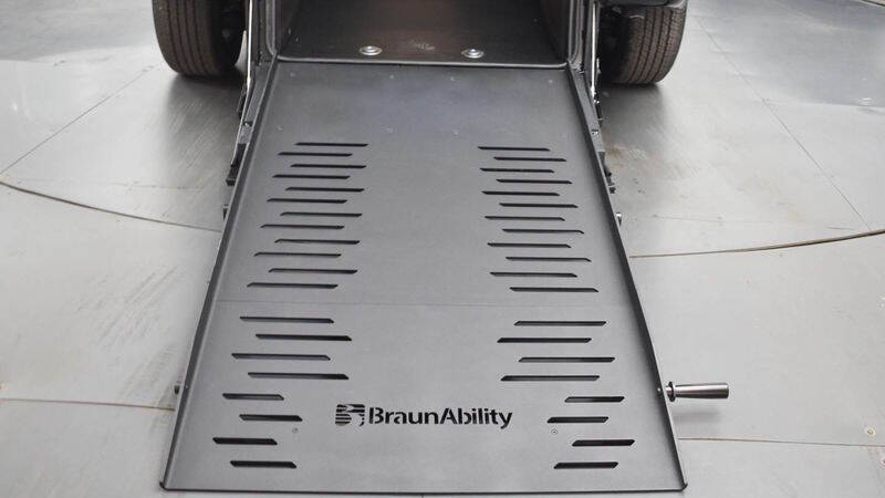 2025 Chrysler Voyager LX