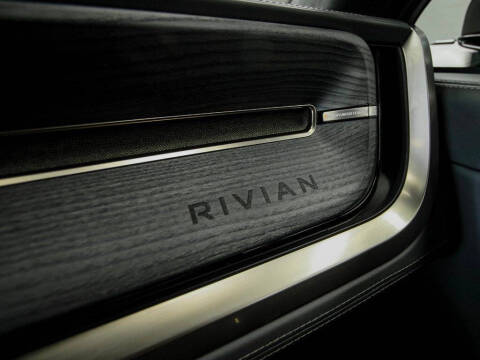 2025 Rivian R1S