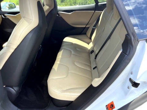 2015 Tesla Model S 85