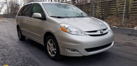 2006 Toyota Sienna for sale at U.S. Auto Group in Chicago IL