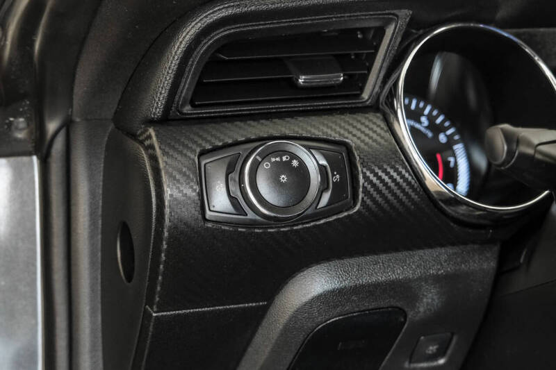 2017 Ford Mustang V6