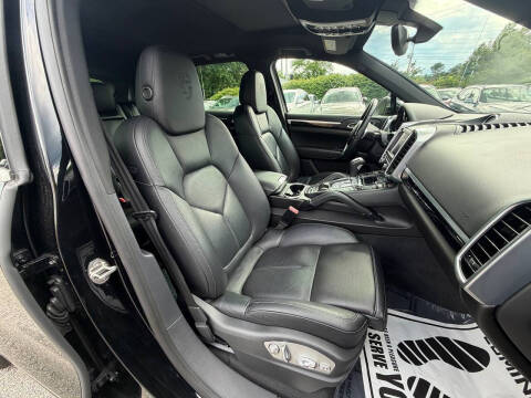 2014 Porsche Cayenne Platinum