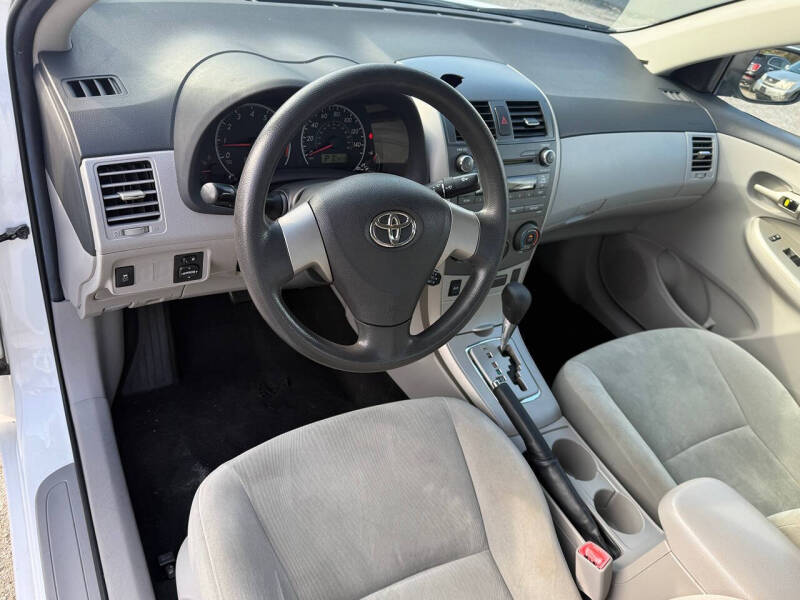 2011 Toyota Corolla LE