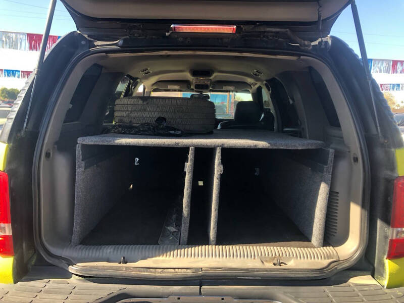 2004 Chevrolet Tahoe LS