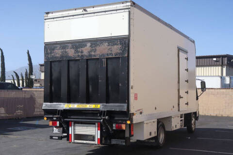 2017 Hino 195