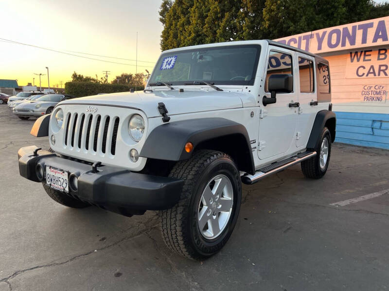 2014 Jeep Wrangler Unlimited Sport photo 3