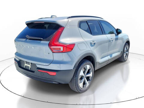 2026 Volvo XC40 B5 Plus