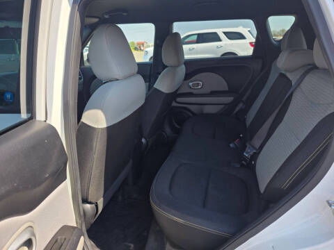2016 Kia Soul +
