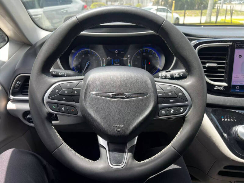 2022 Chrysler Pacifica Touring L