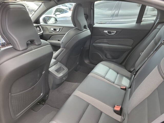 2024 Volvo S60 B5 Plus Black Edition