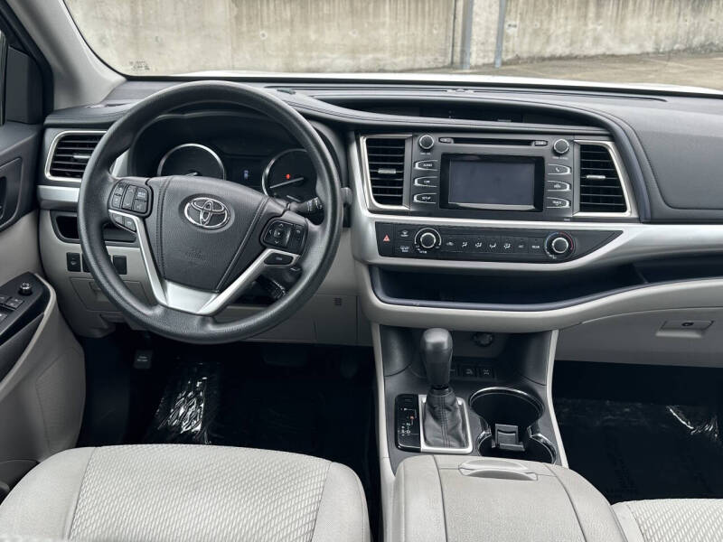 2014 Toyota Highlander LE