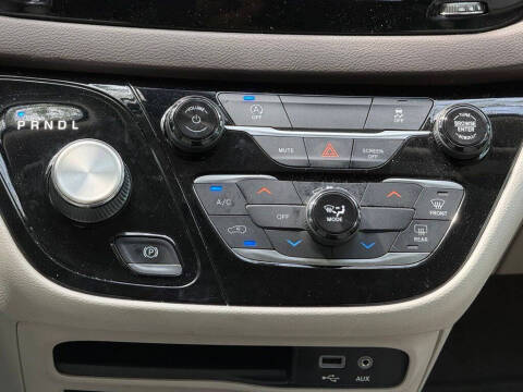 2020 Chrysler Voyager LXi