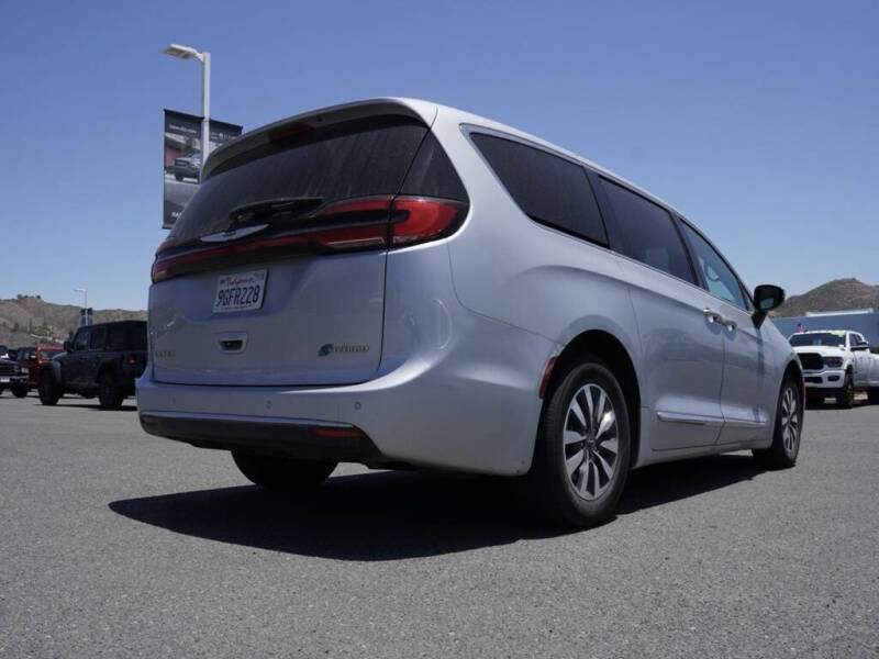 2023 Chrysler Pacifica Plug-In Hybrid Limited