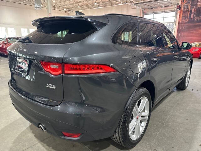 2017 Jaguar F-PACE 35t R-Sport
