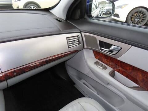 2010 Jaguar XF Premium