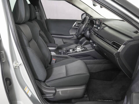 2022 Mitsubishi Outlander ES