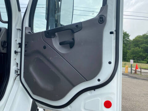 2015 Freightliner M2 106