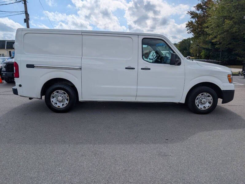 2015 Nissan NV 2500 HD SV
