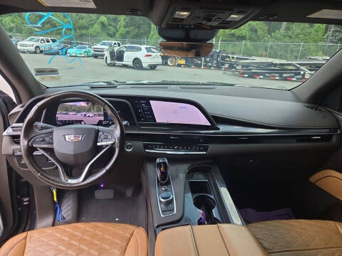 2022 Cadillac Escalade ESV Premium Luxury