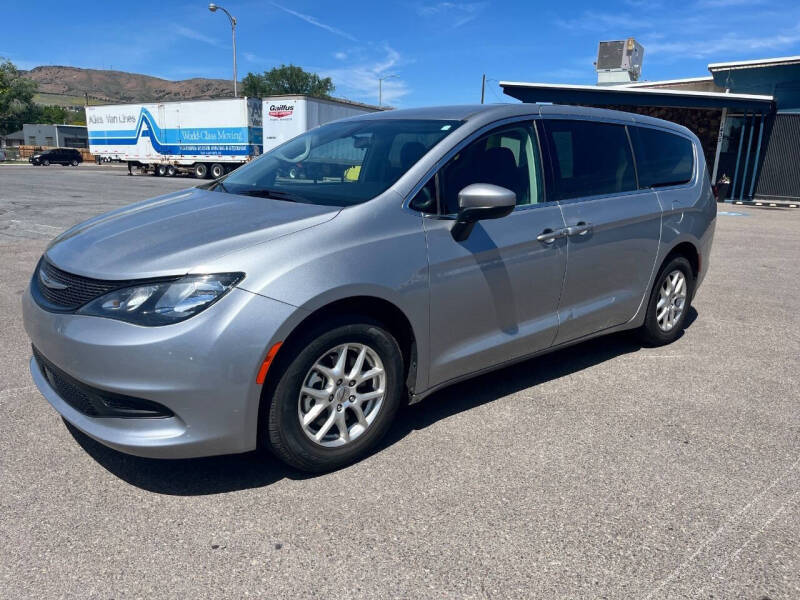 2021 Chrysler Voyager LX
