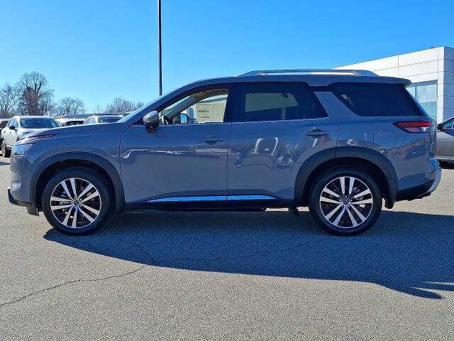 2025 Nissan Pathfinder Platinum