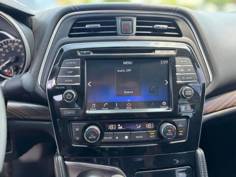 2017 Nissan Maxima Platinum