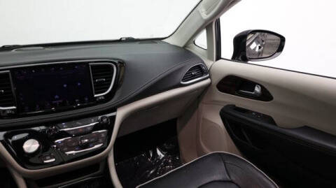 2023 Chrysler Pacifica Plug-In Hybrid Limited