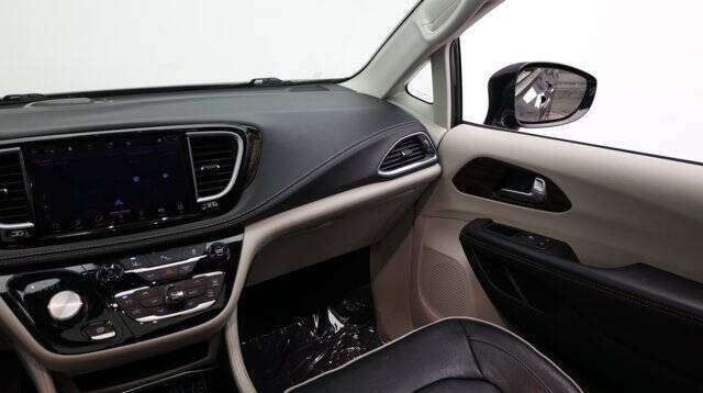 2023 Chrysler Pacifica Plug-In Hybrid Limited
