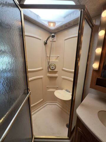 2001 Winnebago Journey 36L