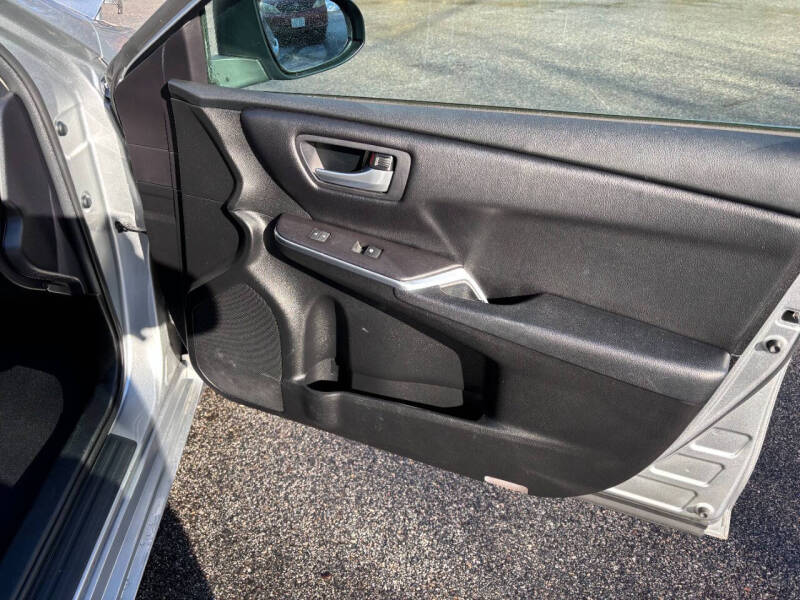 2017 Toyota Camry LE